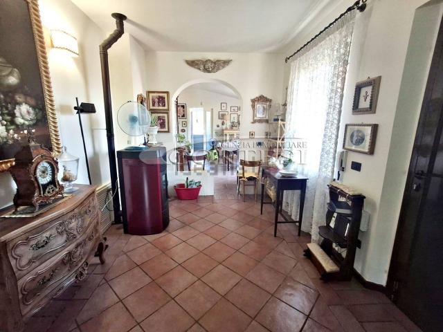 Villetta indipendente in vendita di 160 m² in Strada Tiberina Nord, 152