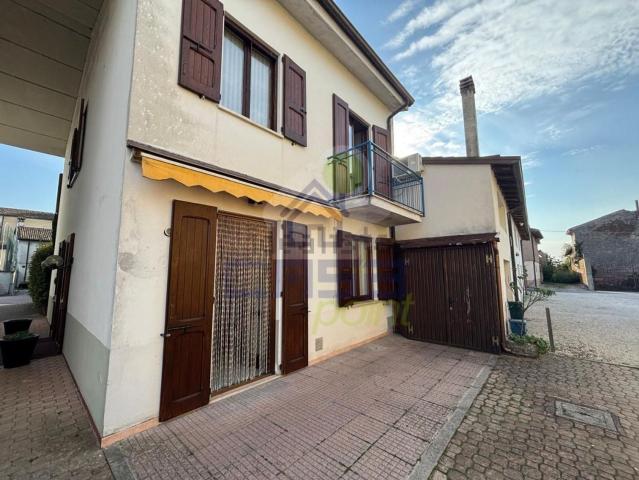 Villa in vendita di 160 m² in Via Castello