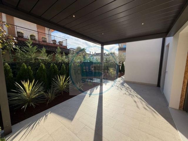 Villa in vendita di 165 m² in Via Toti dal Monte