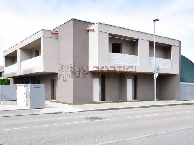 Villa in vendita di 166 m² in Via G. D`Annunzio