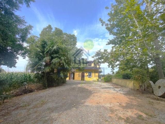 Villa in vendita di 170 m² in Strada Beverara