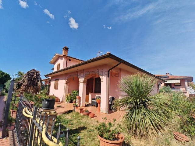 Villa in vendita di 170 m² in Via Nazionale