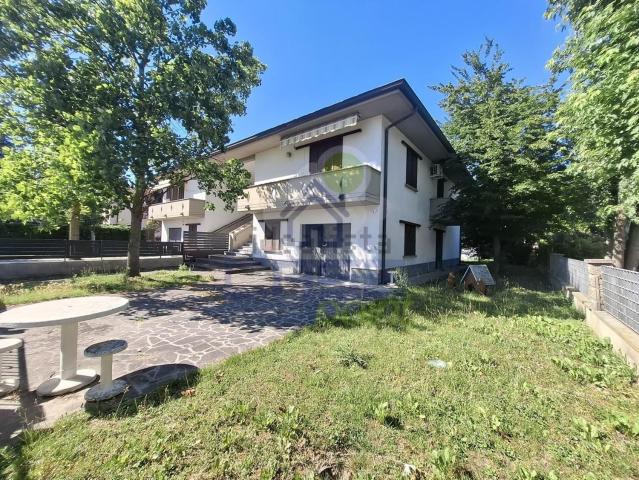 Villa in vendita di 183 m² in Via Enrico Fermi