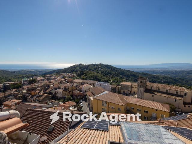 Villa in vendita di 180 m² in Via del Sole, 19