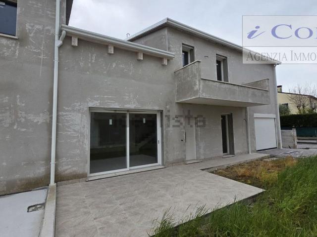 Villa in vendita di 180 m² in Via Euganea Treponti