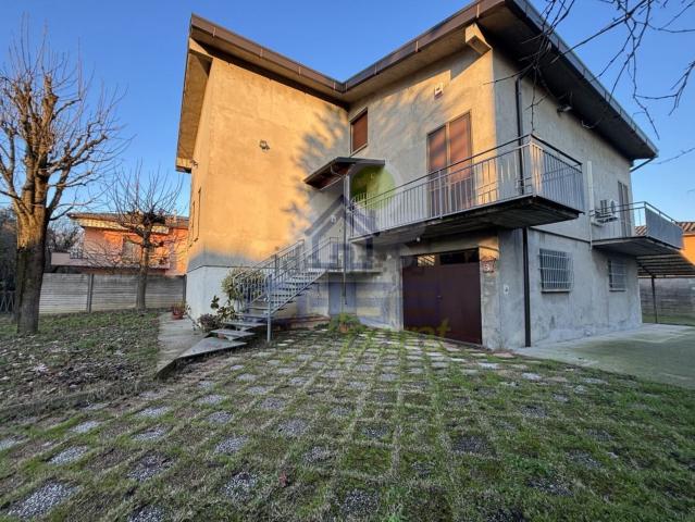 Villa in vendita di 180 m² in Via Giuseppe Verdi