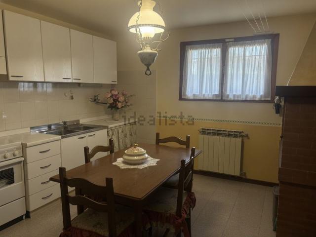 Villa in vendita di 180 m² in Via Papa Giovanni XXIII