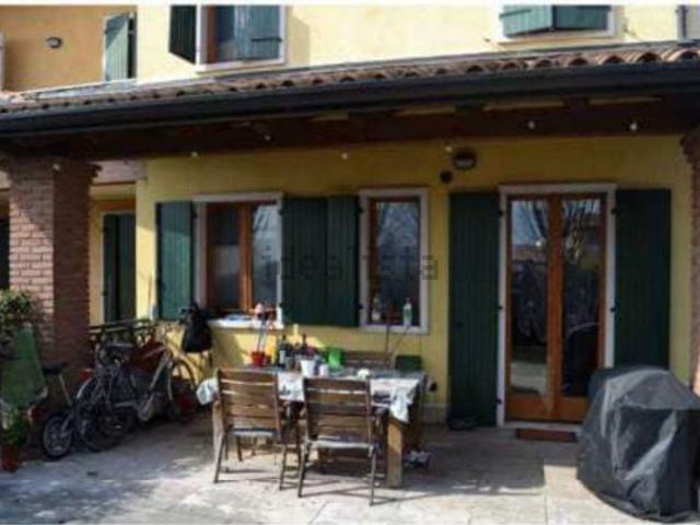 Villa in vendita di 181 m² in Via XXV Aprile, 7