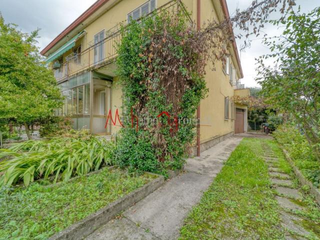 Villa in vendita di 181 m² in Via Rovereto