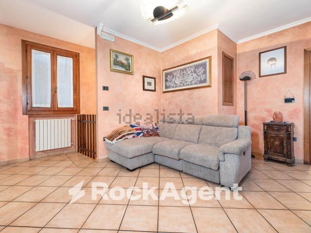 Villa in vendita di 185 m² in Via Argine Sinistro, 5