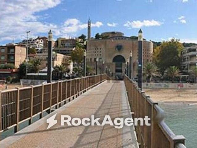 Villa in vendita di 199 m² in Contrada Piane, 76