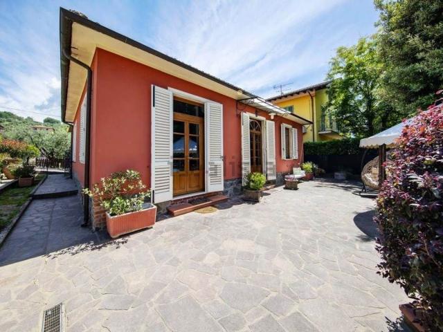 Villa in vendita di 100 m² in Via Panoramica
