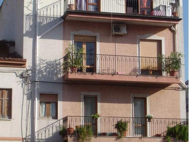 Villa in vendita di 108 m² in Via G. Medici, 415
