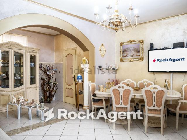 Villa in vendita di 110 m² in Via Molino D&apos Agogna, 6