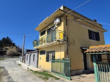 Villa in vendita di 115 m² in Contrada Ficarella, 33
