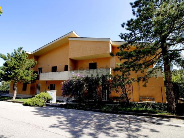 Villa in vendita di 128 m² in Contrada San Salvatore