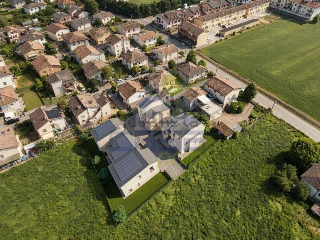 Case e ville in vendita di 135 m² in Via T. A. Edison