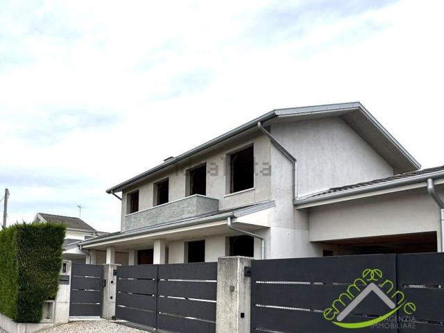 Villa in vendita di 135 m² in Via Repubblica