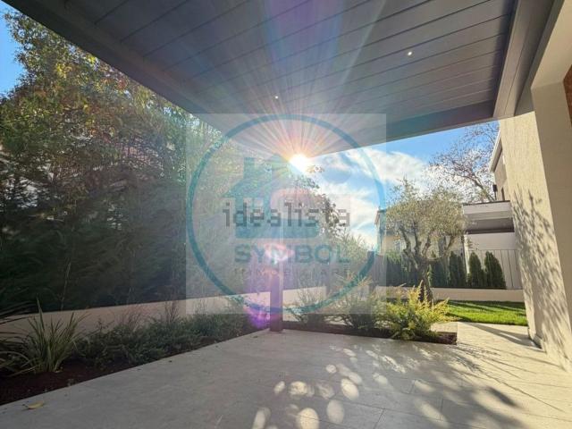 Villa in vendita di 150 m² in Via Toti dal Monte