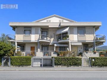 Villa in vendita di 240 m² in Via Renzo de Felice