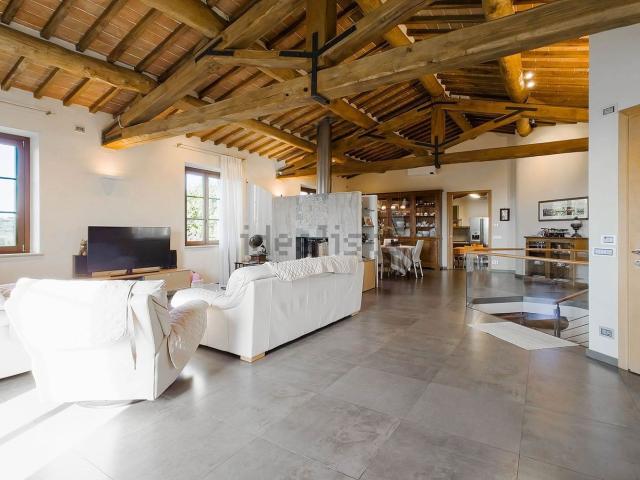 Villa in vendita di 241 m²