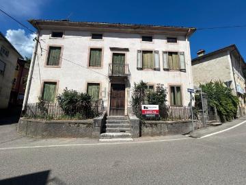 Villa in vendita di 242 m² in Via Mazzalovo