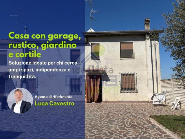 Villa in vendita di 252 m² in Via San Giovanni