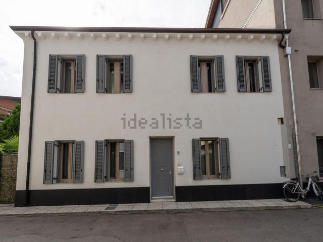 Villa in vendita di 280 m² in Via Marchi, 8
