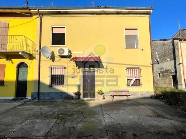Villa in vendita di 203 m² in Via Monticelli Santi