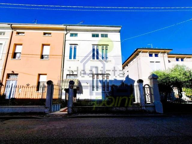 Villa in vendita di 200 m² in Via Andrea Torresano