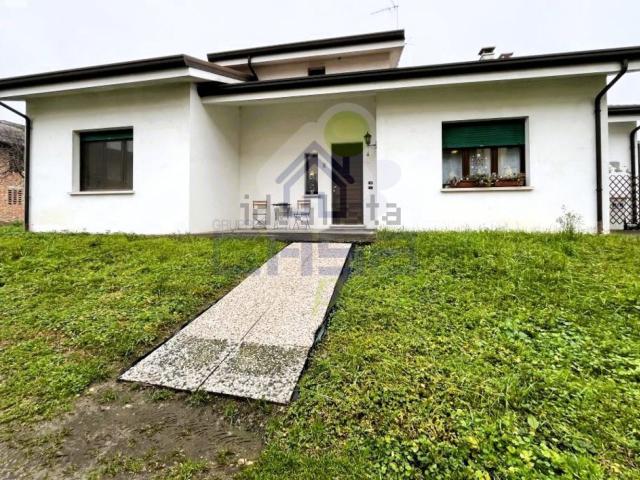 Villa in vendita di 200 m² in Via Serafina Forti