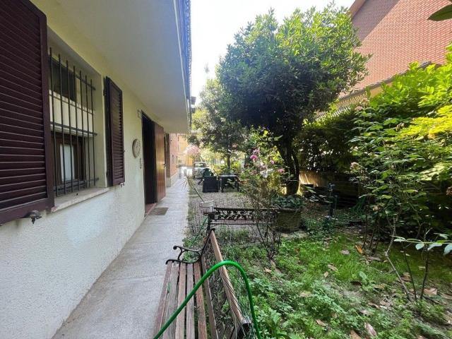 Villa in vendita di 210 m² in Via Jacopo Cavedone