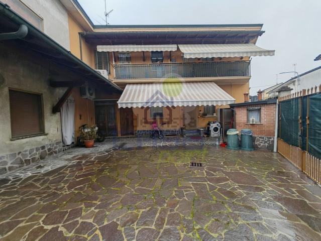 Villa in vendita di 210 m² in Via Roma