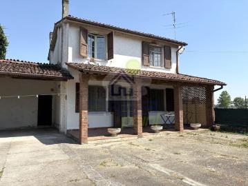 Villa in vendita di 215 m² in Via Centro S