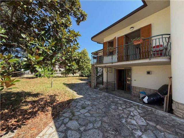 Villa in vendita di 230 m² in Via Roma San Terenziano, 49