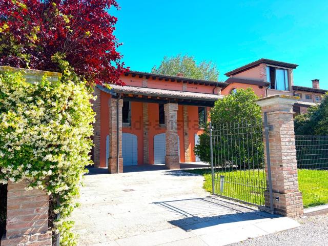 Villa in vendita di 230 m²