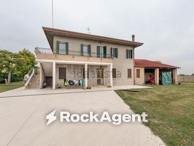 Villa in vendita di 370 m² in Via Arzaron, 29