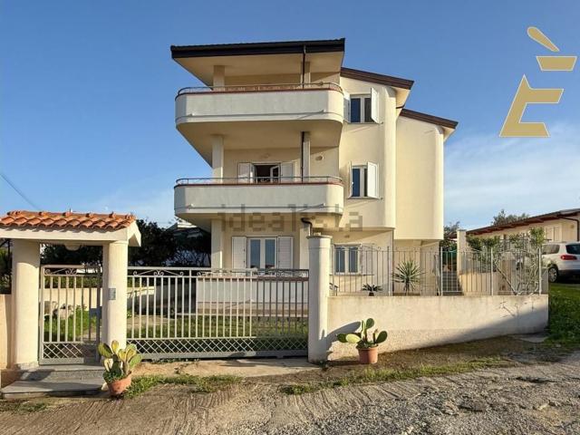 Case e ville in vendita di 383 m² in Via Torre, 1