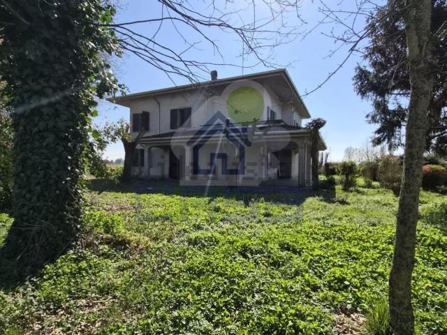 Villa in vendita di 394 m² in Via Argini Vecchi
