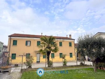Villa in vendita di 320 m² in Via Sette Martiri