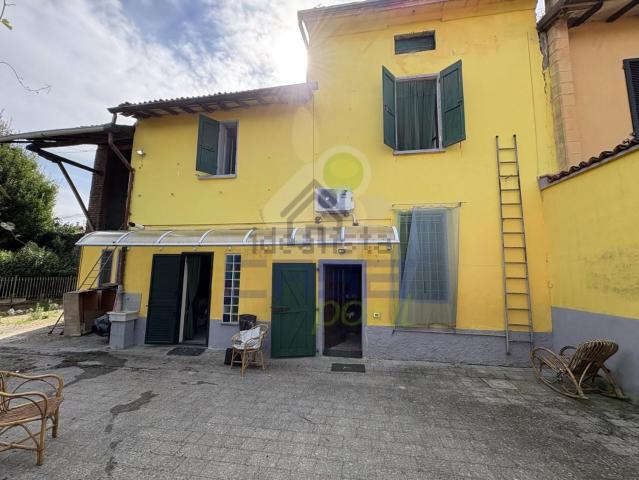 Villa in vendita di 329 m² in Via 25 Aprile