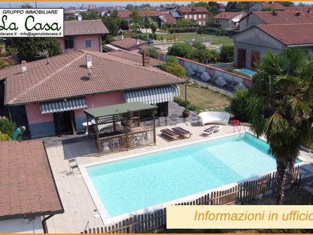 Villa in vendita di 448 m² in Vicolo San Carlo, 12
