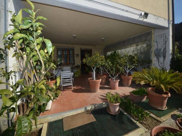 Villa in vendita di 450 m² in Via Trilussa, 41
