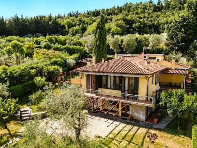 Villa in vendita di 450 m²