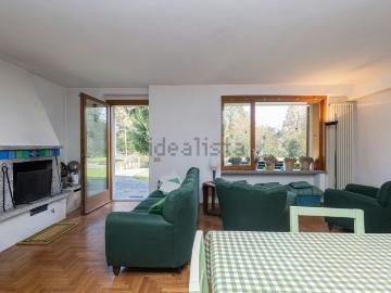 Villa in vendita di 454 m² in Via ai Monti, 17