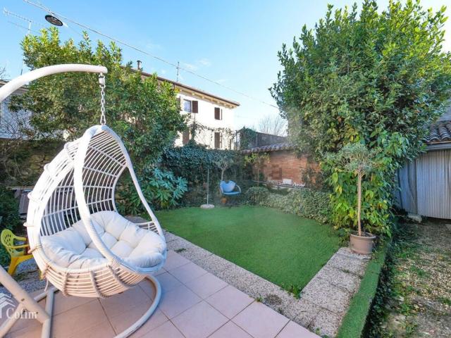 Villa in vendita di 400 m² in Via F. Paiola