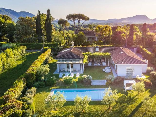 Villa in vendita di 400 m² in Via Pontemaggiore