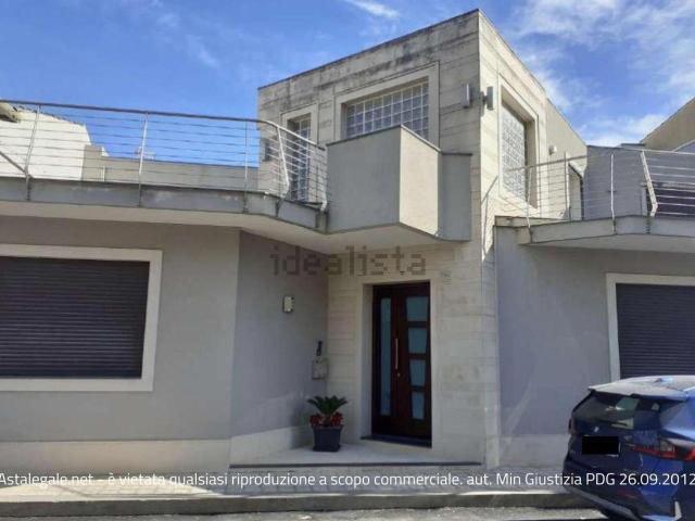Villa in vendita di 422 m² in Via Garibaldi, 248