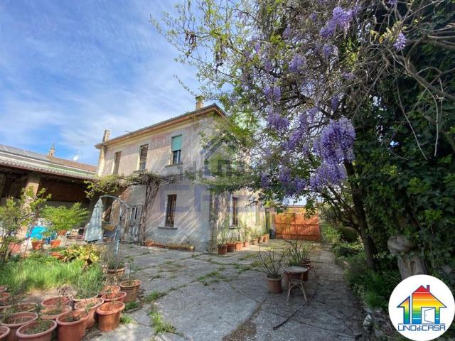 Villa in vendita di 505 m² in Piazza Milanesi e Frosi
