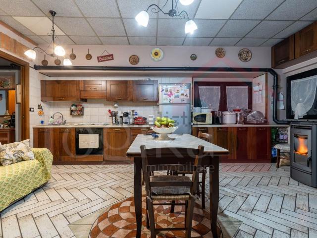 Villa in vendita di 505 m² in Via dei Livelli, 29